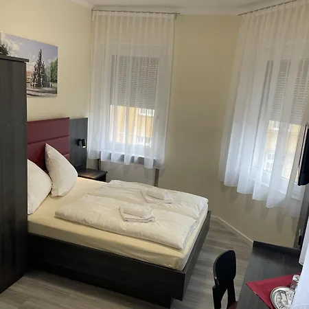 Koenig Humbert Bed & Breakfast 3*