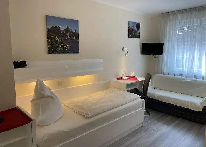 Frühstückspension Koenig Humbert 3*