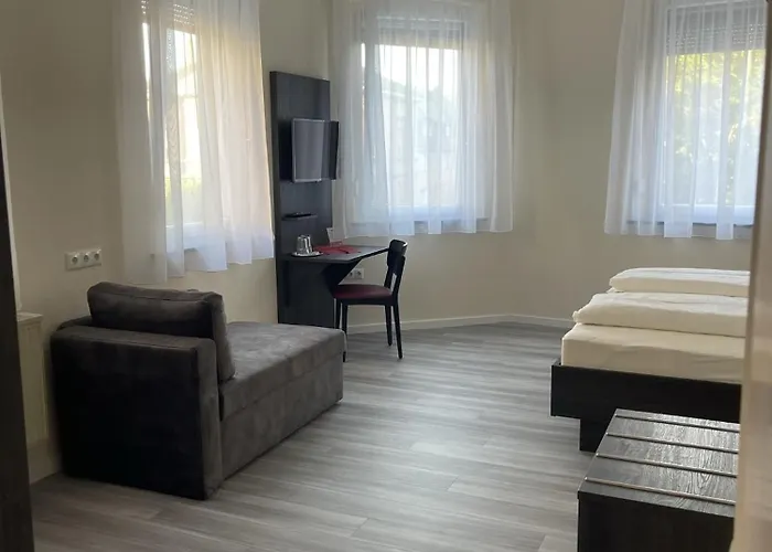 Frühstückspension Koenig Humbert 3*